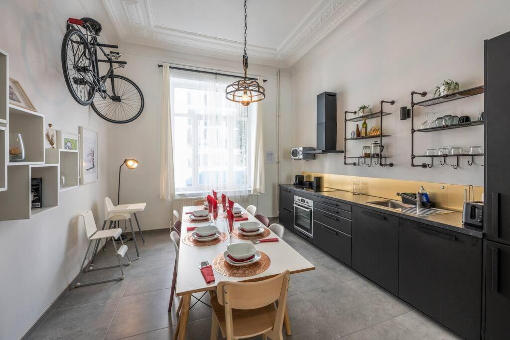 Superb 3 Bedroom & 3 Bathroom Duplex In Brussels City Centre Eksteriør billede